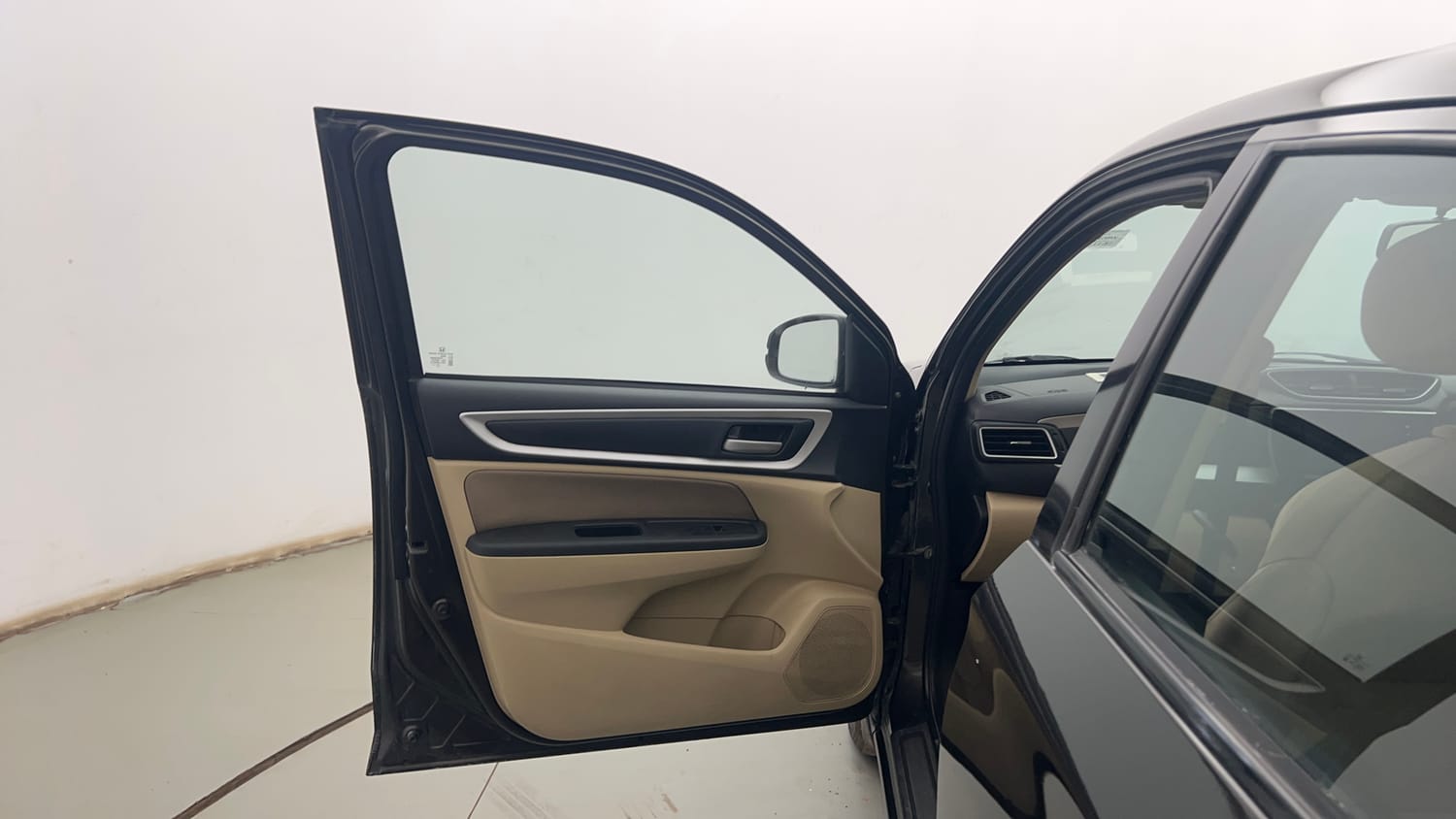 Used 2021 Honda Amaze VX MT 1.2 Petrol Petrol Manual interior LEFT FRONT DOOR OPEN VIEW