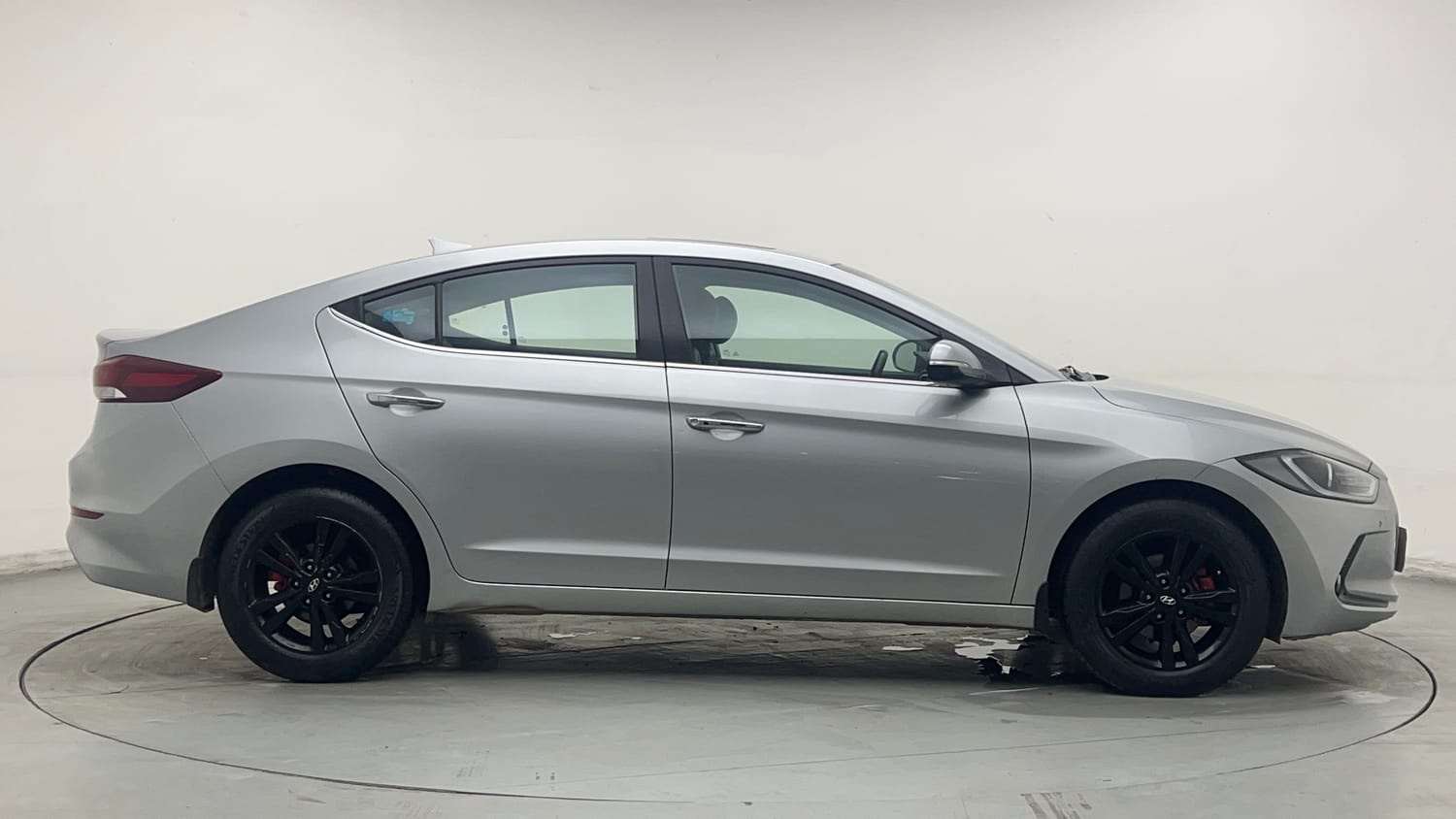 Used 2019 Hyundai Elantra 2.0 SX (O) AT Petrol Automatic exterior RIGHT SIDE VIEW
