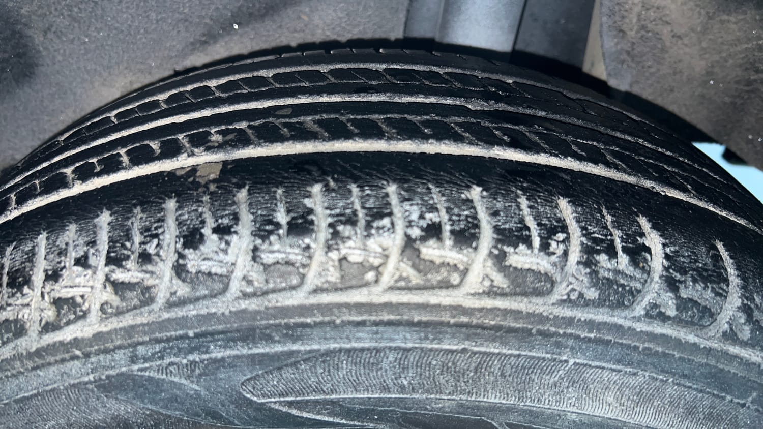 Used 2017 Maruti Suzuki Baleno Delta 1.2 Petrol Manual tyres LEFT REAR TYRE TREAD VIEW