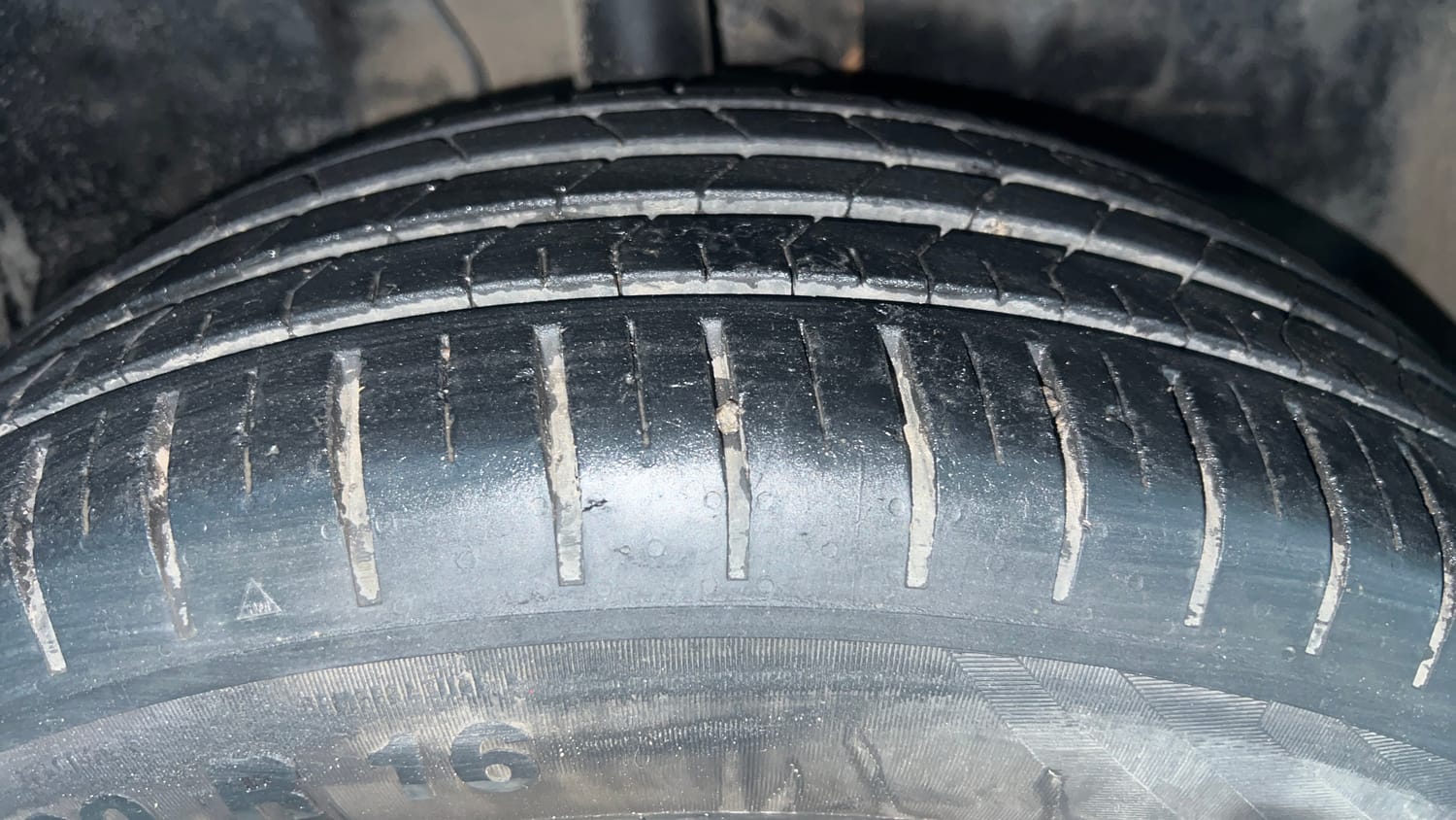 Used 2023 Tata Punch Creative AMT Petrol Automatic tyres RIGHT FRONT TYRE TREAD VIEW