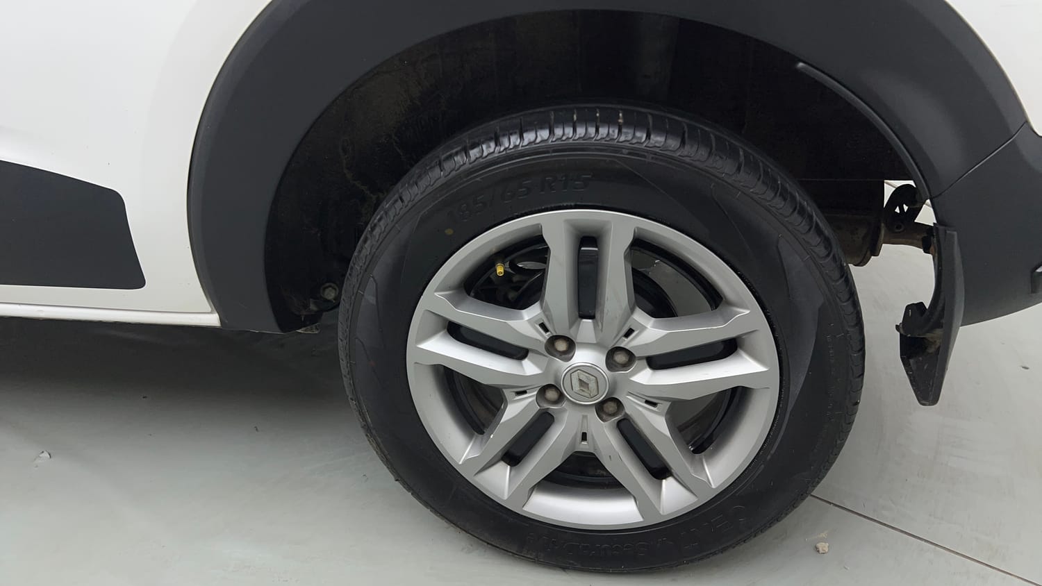 Used 2021 Renault Triber RXZ Petrol Manual tyres LEFT REAR TYRE RIM VIEW