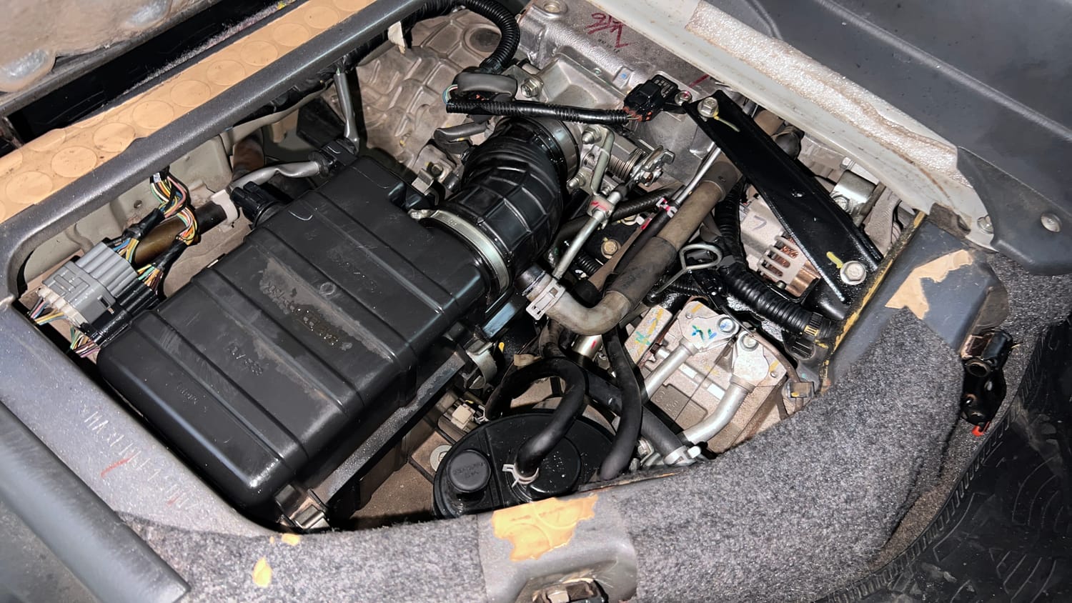 Used 2016 Maruti Suzuki Eeco 5 STR WITH A/C+HTR Petrol Manual engine ENGINE RIGHT SIDE VIEW