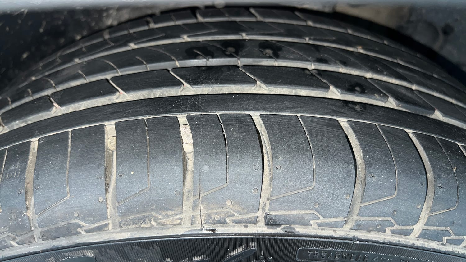 Used 2019 kia Seltos GTX Plus DCT 1.4 Petrol Automatic tyres LEFT REAR TYRE TREAD VIEW