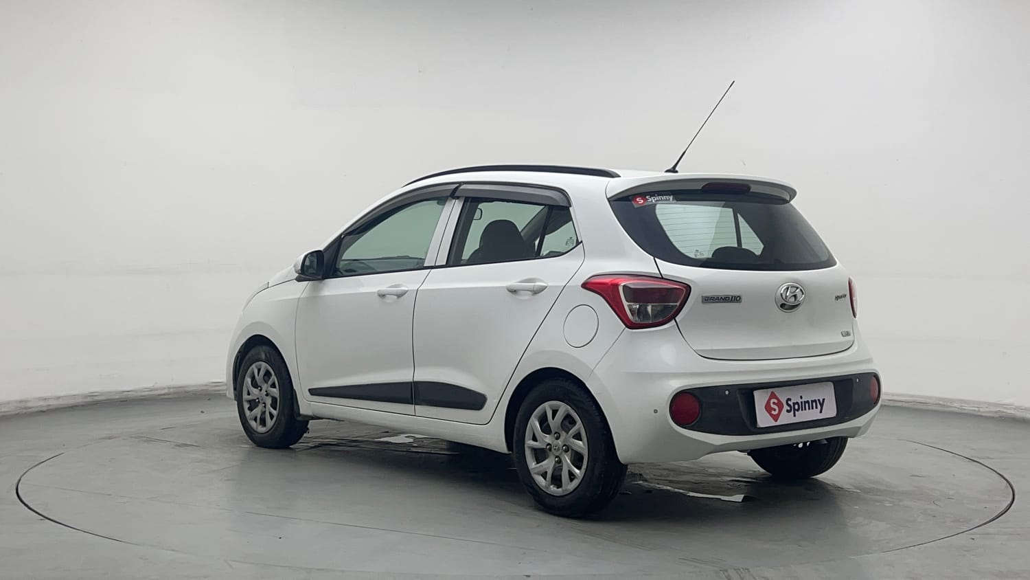 Used 2019 Hyundai Grand i10 Sportz 1.2 Kappa VTVT CNG (Outside Fitted) Cng Manual exterior LEFT REAR CORNER VIEW