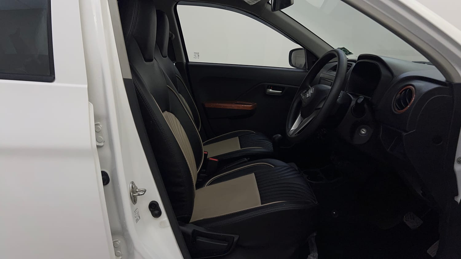 Used 2024 Maruti Suzuki Alto K10 VXi Plus AGS Petrol Automatic interior RIGHT SIDE FRONT DOOR CABIN VIEW