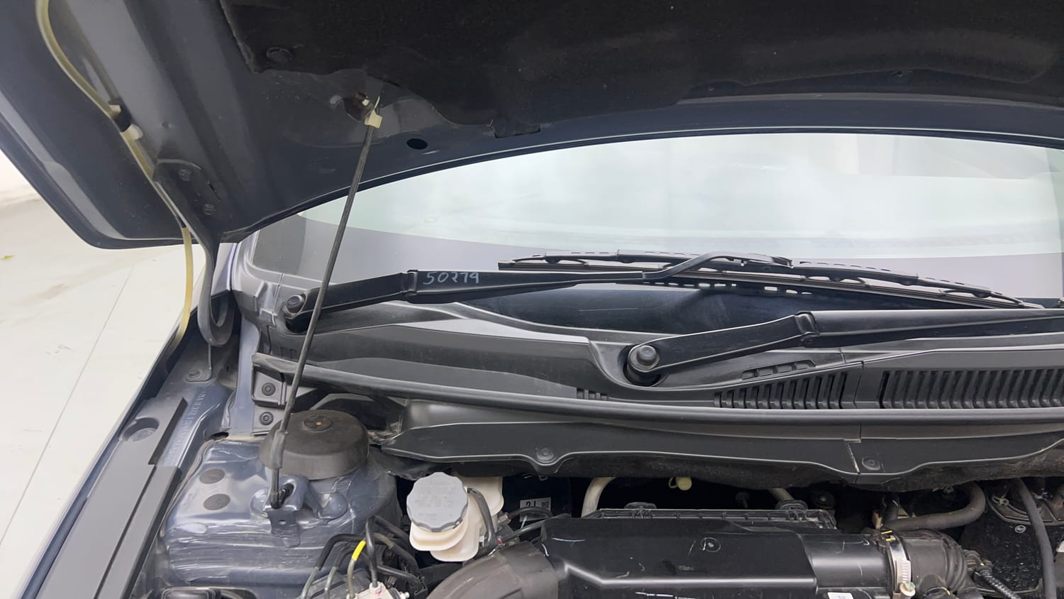 Used 2024 Maruti Suzuki Ciaz Zeta 1.5 AT Petrol Automatic engine ENGINE RIGHT SIDE HINGE & APRON VIEW