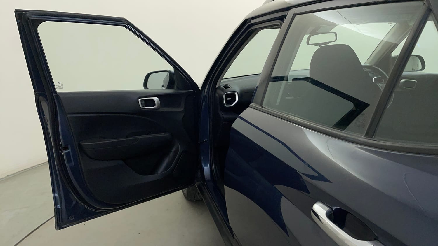 Used 2019 Hyundai Venue SX Plus 1.0 Turbo DCT Petrol Automatic interior LEFT FRONT DOOR OPEN VIEW