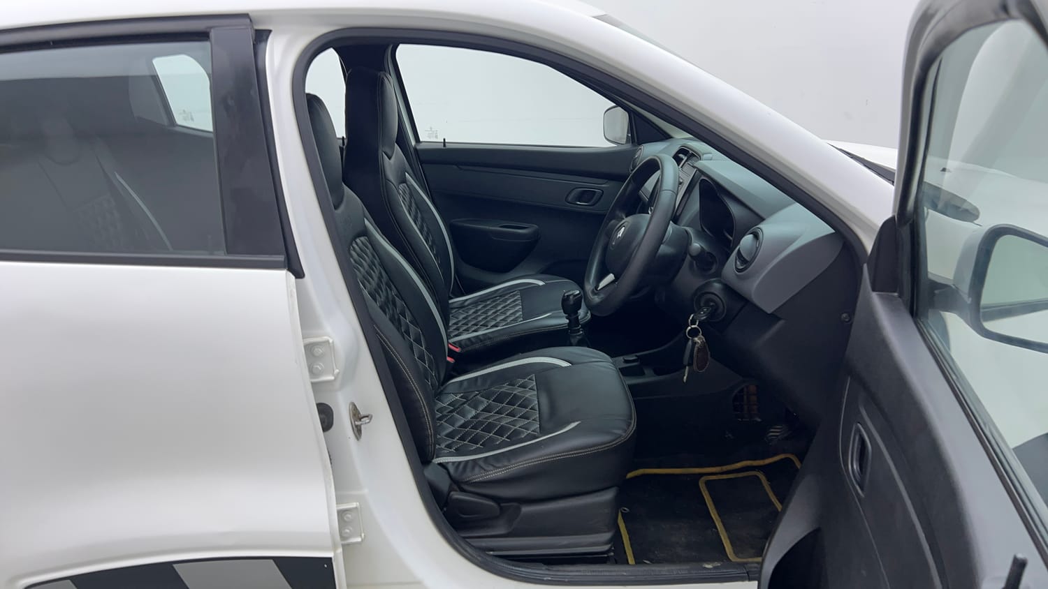 Used 2018 Renault Kwid 1.0 RXT Petrol Manual interior RIGHT SIDE FRONT DOOR CABIN VIEW