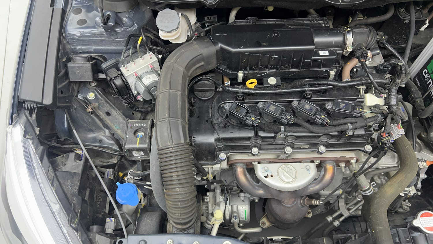 Used 2024 Maruti Suzuki Ciaz Zeta 1.5 AT Petrol Automatic engine ENGINE RIGHT SIDE VIEW