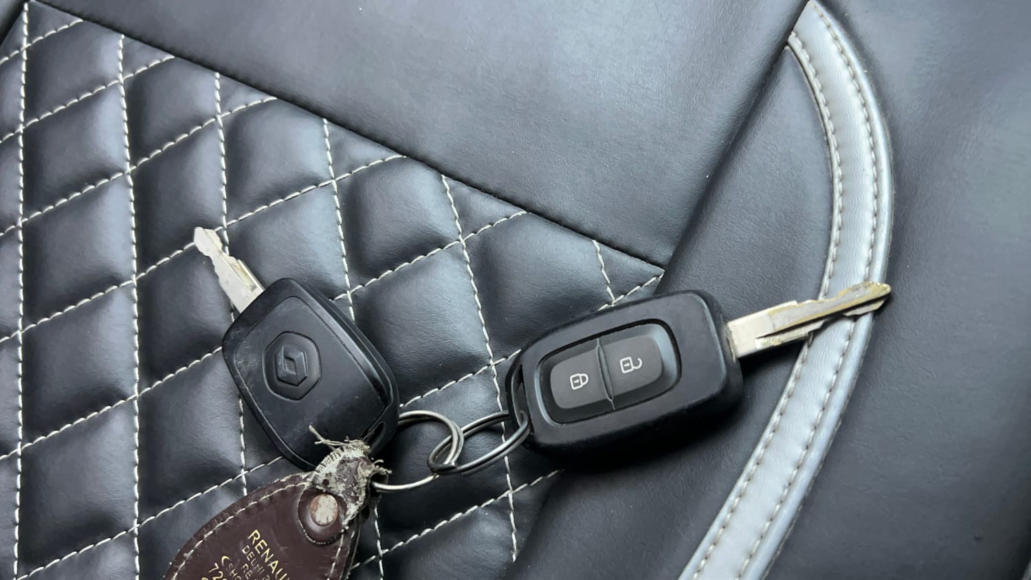 Used 2018 Renault Kwid 1.0 RXT Petrol Manual extra CAR KEY VIEW