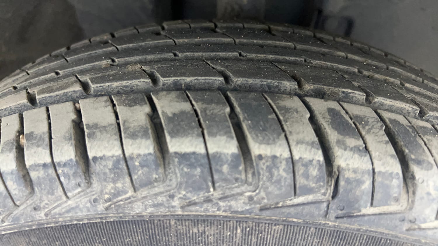 Used 2018 Renault Kwid RXT (O) 1.0 SCE Edition Petrol Manual tyres RIGHT FRONT TYRE TREAD VIEW