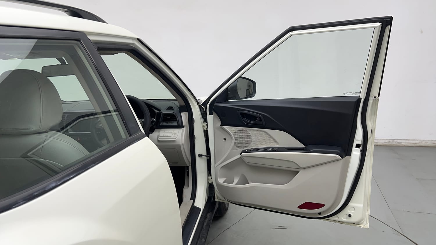 Used 2022 Mahindra XUV 300 W6 1.5 Diesel Diesel Manual interior RIGHT FRONT DOOR OPEN VIEW