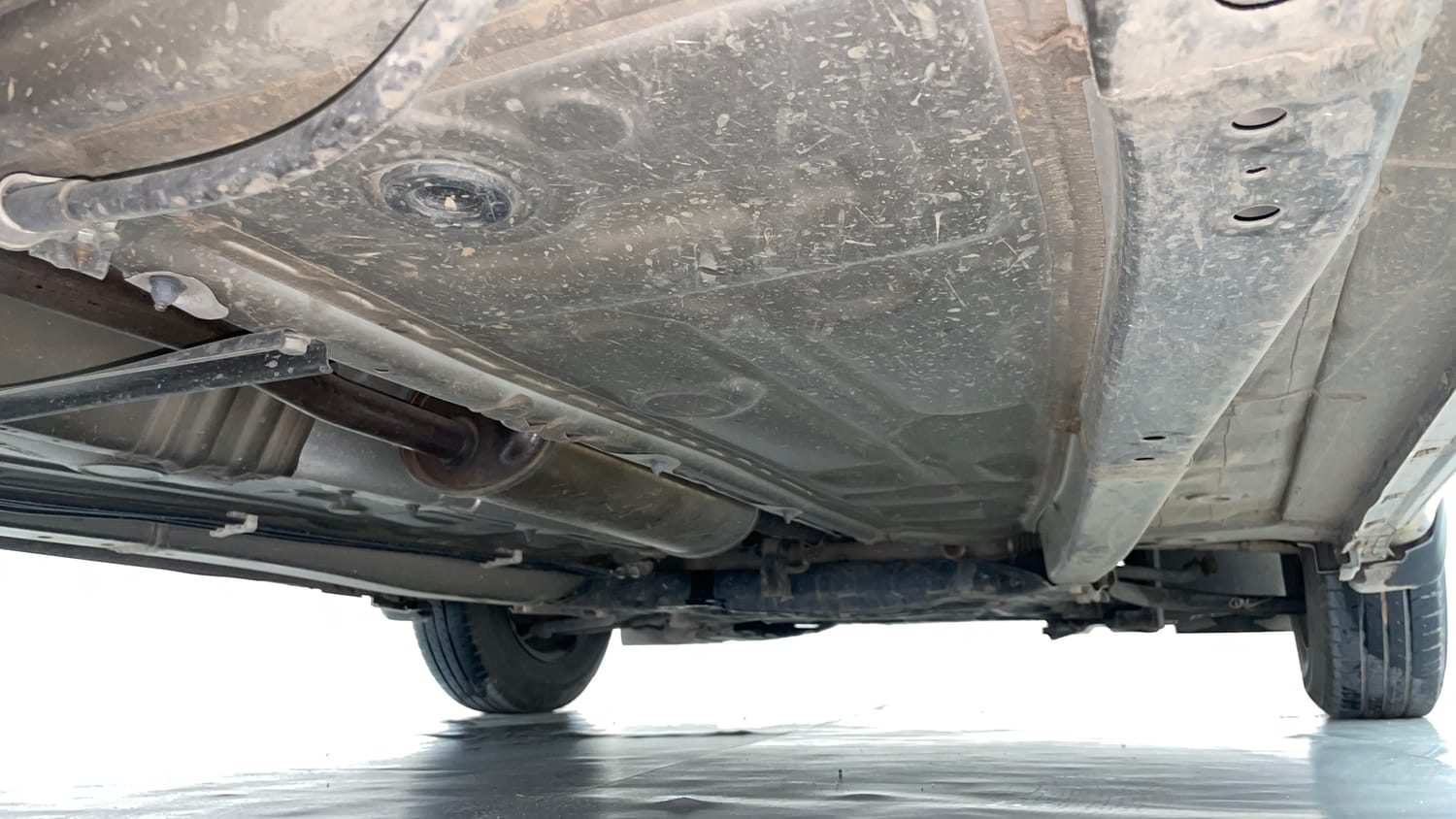 Used 2019 Maruti Suzuki Swift VXi AMT Petrol Automatic extra REAR RIGHT UNDERBODY VIEW