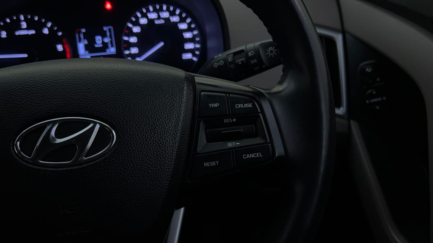 Used 2019 Hyundai Creta SX 1.6 AT CRDi Diesel Automatic top_features Cruise control