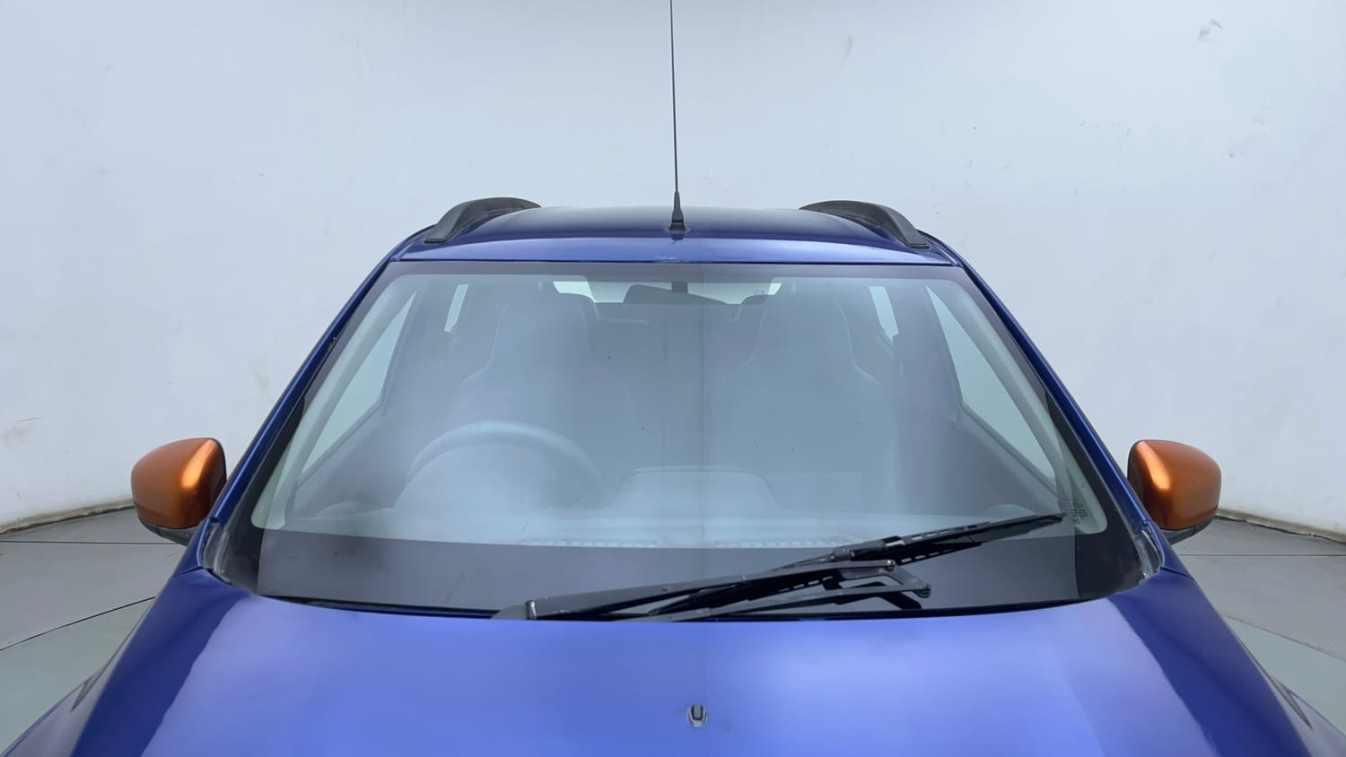 Used 2018 Renault Kwid CLIMBER 1.0 Petrol Manual exterior FRONT WINDSHIELD VIEW