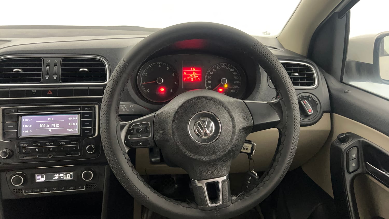 Used 2014 Volkswagen Polo Highline1.2L (P) Petrol Manual interior STEERING VIEW