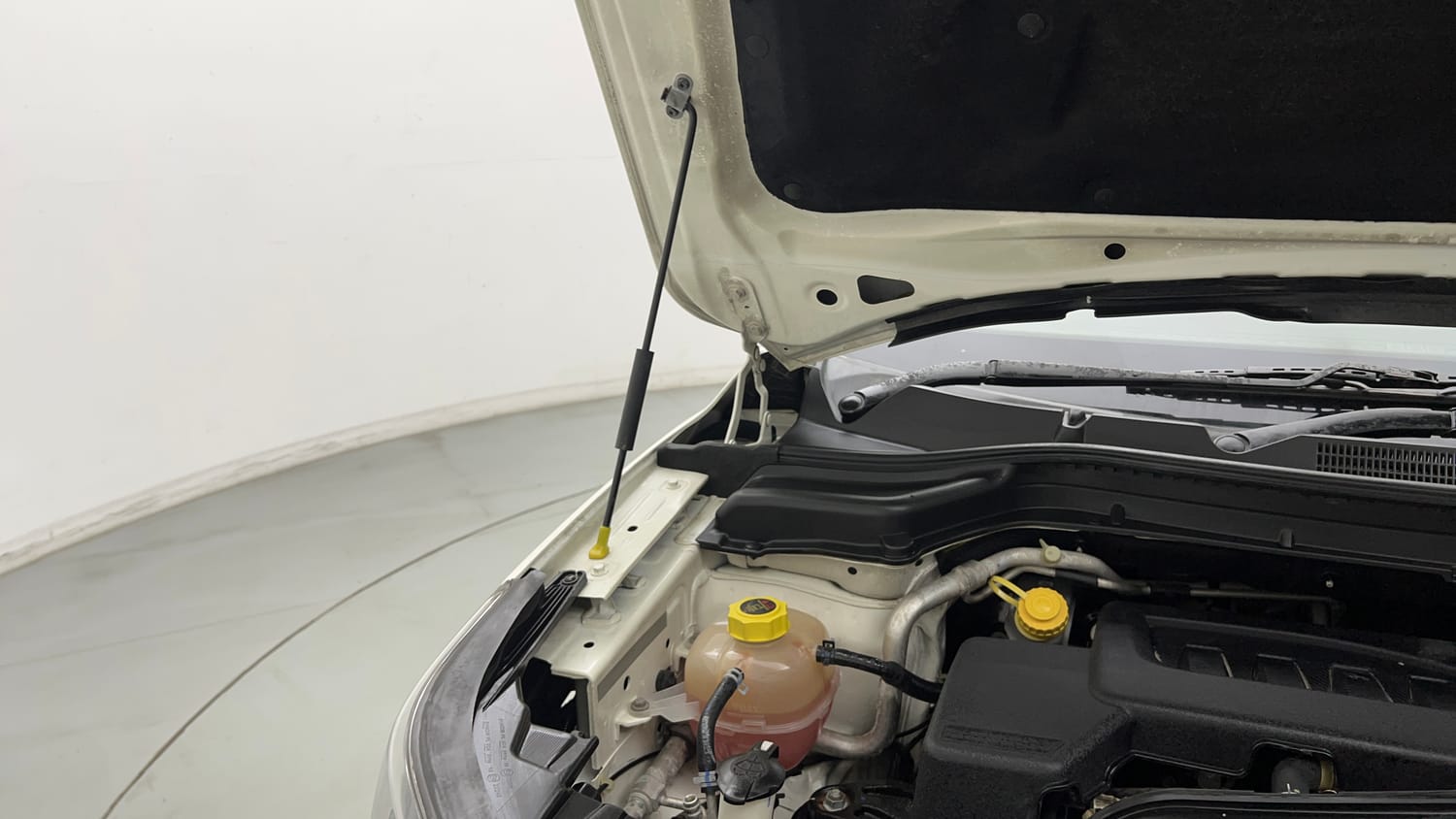 Used 2022 Mahindra XUV 300 W6 1.5 Diesel Diesel Manual engine ENGINE RIGHT SIDE HINGE & APRON VIEW