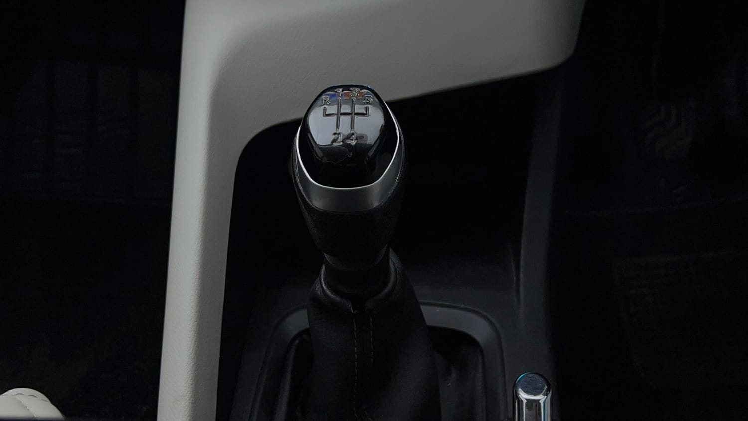 Used 2022 Nissan Magnite XE Petrol Manual interior GEAR  KNOB VIEW