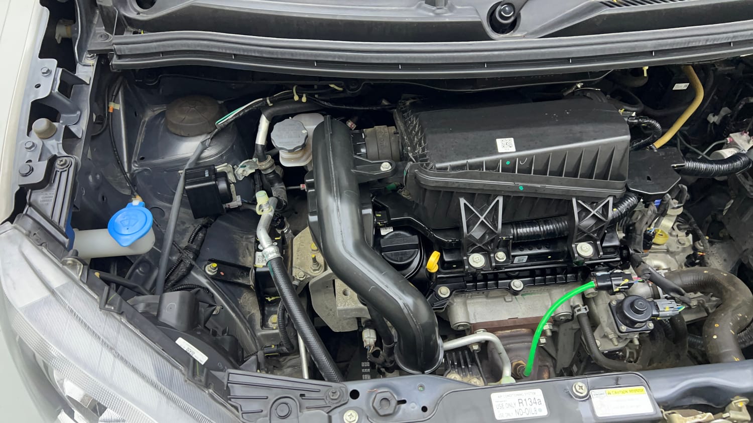 Used 2023 Maruti Suzuki Wagon R VXI 1.0 Petrol Manual engine ENGINE RIGHT SIDE VIEW