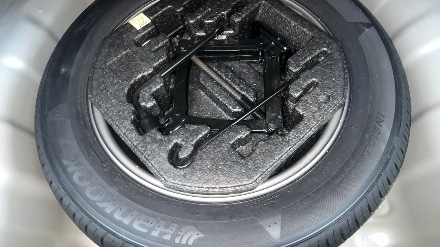 Used 2019 Hyundai Elantra 2.0 SX (O) AT Petrol Automatic tyres SPARE TYRE VIEW