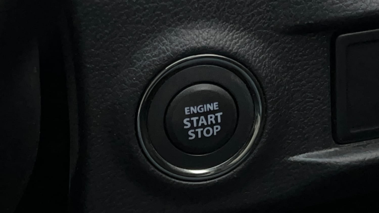 Used 2021 maruti-suzuki Vitara Brezza VXi Petrol Manual top_features Keyless start