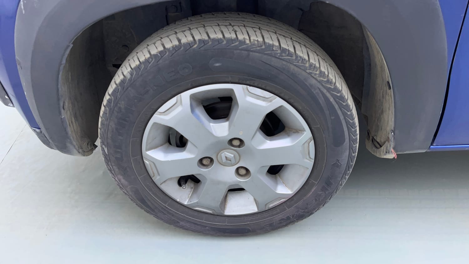 Used 2018 Renault Kwid CLIMBER 1.0 Petrol Manual tyres LEFT FRONT TYRE RIM VIEW