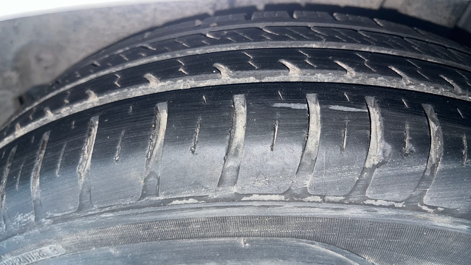 Used 2015 Maruti Suzuki Swift Lxi (O) Petrol Manual tyres LEFT REAR TYRE TREAD VIEW