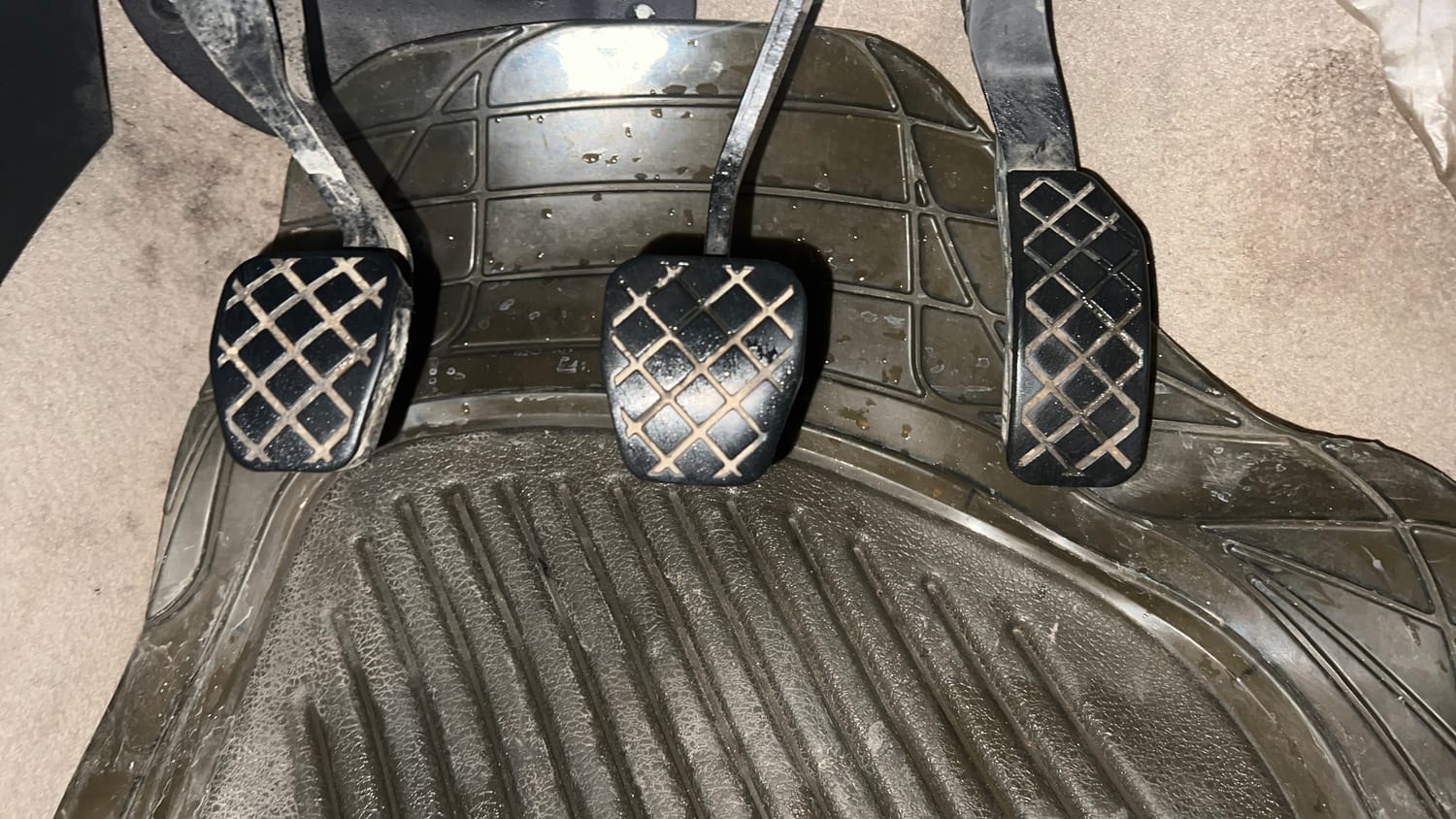 Used 2014 Volkswagen Polo Highline1.2L (P) Petrol Manual interior PEDALS VIEW
