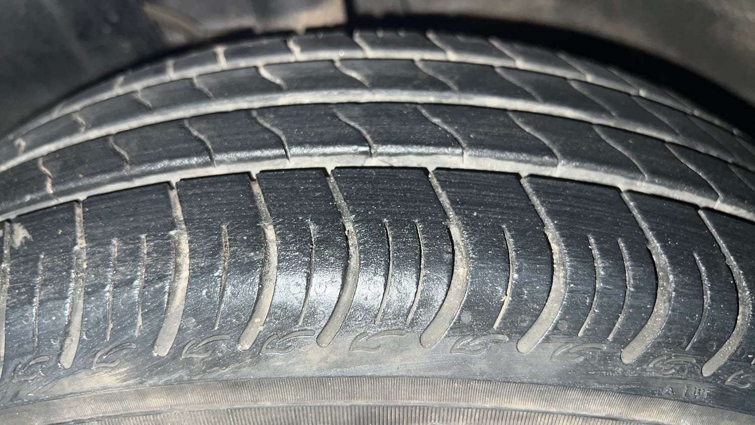 Used 2023 Maruti Suzuki Wagon R VXI 1.0 Petrol Manual tyres LEFT FRONT TYRE TREAD VIEW