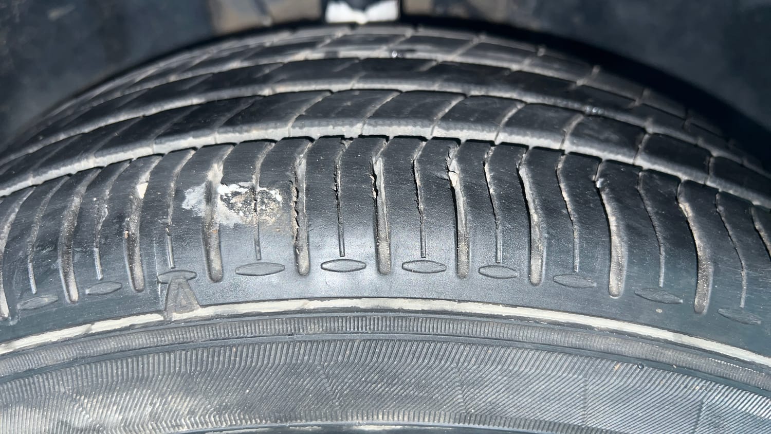 Used 2024 Tata Altroz XZ iCNG Cng Manual tyres RIGHT FRONT TYRE TREAD VIEW