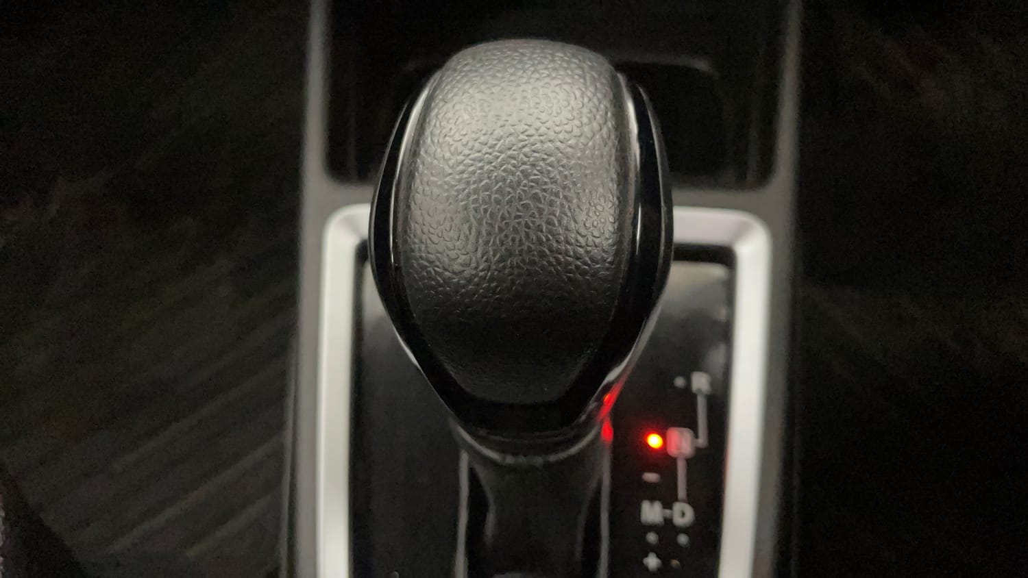 Used 2019 Maruti Suzuki Swift VXi AMT Petrol Automatic interior GEAR  KNOB VIEW