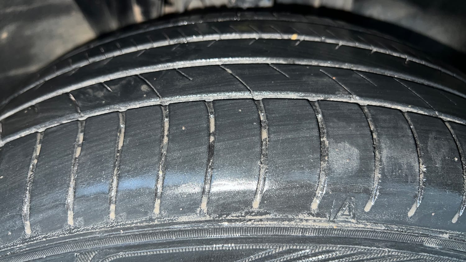 Used 2022 Nissan Magnite XE Petrol Manual tyres RIGHT FRONT TYRE TREAD VIEW