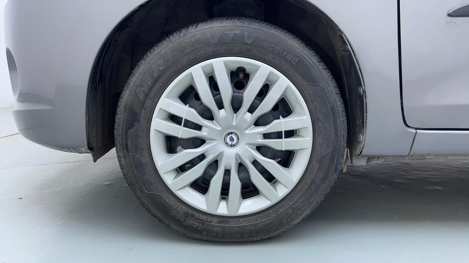 Used 2016 Maruti Suzuki Celerio VXi Petrol Manual tyres LEFT FRONT TYRE RIM VIEW
