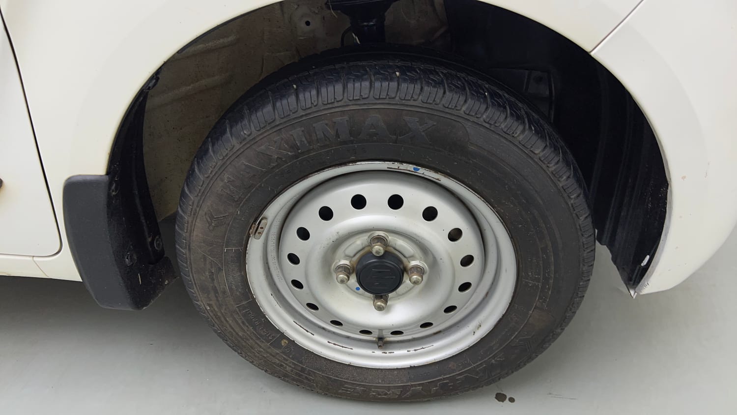 Used 2019 Maruti Suzuki Wagon R 1.0 LXi 1.0 Petrol Manual tyres RIGHT FRONT TYRE RIM VIEW