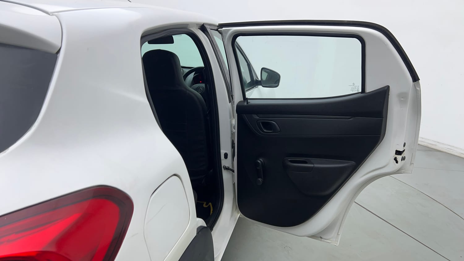 Used 2018 Renault Kwid 1.0 RXT Petrol Manual interior RIGHT REAR DOOR OPEN VIEW