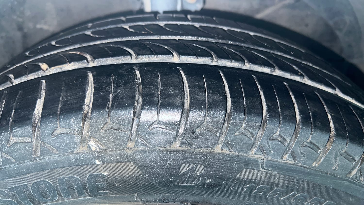 Used 2017 Maruti Suzuki Baleno Delta 1.2 Petrol Manual tyres RIGHT FRONT TYRE TREAD VIEW