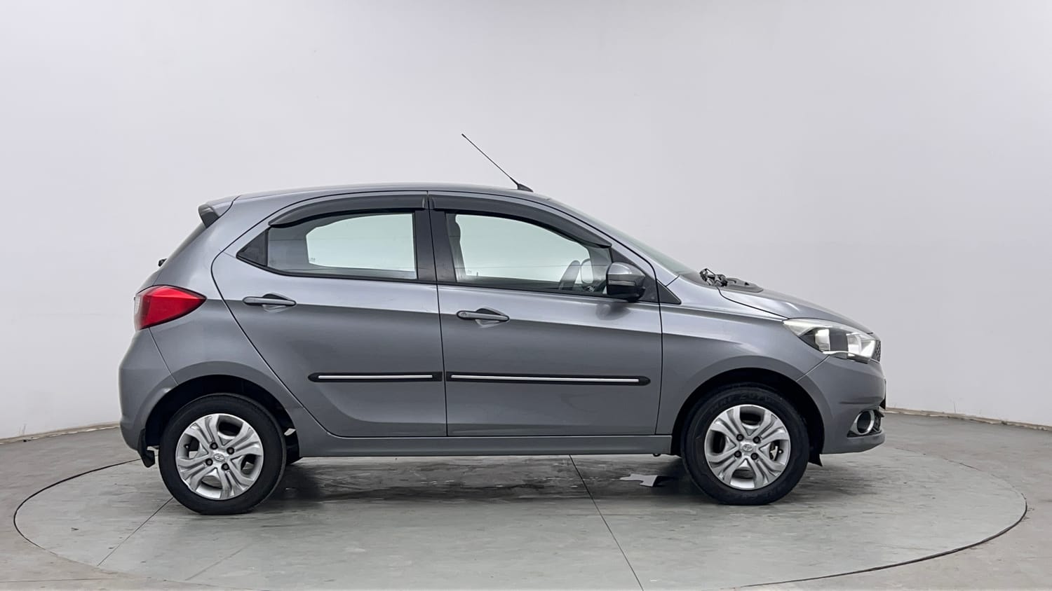 Used 2019 Tata Tiago Revotron XZ Petrol Manual exterior RIGHT SIDE VIEW