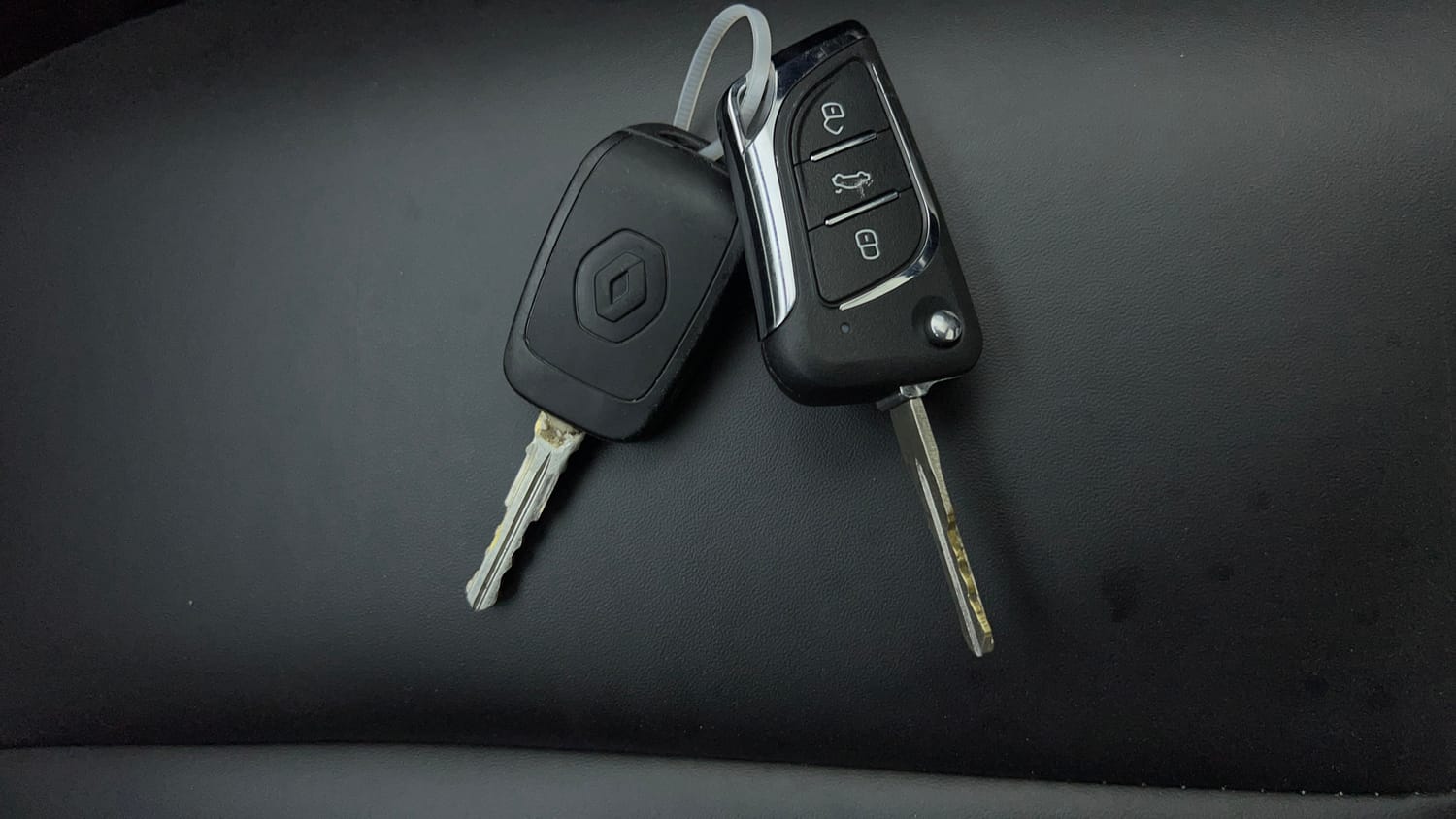 Used 2022 Nissan Magnite XE Petrol Manual extra CAR KEY VIEW