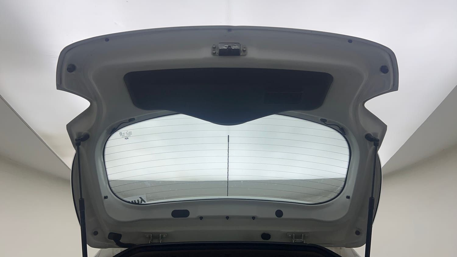 Used 2019 Hyundai Grand i10 Sportz 1.2 Kappa VTVT CNG (Outside Fitted) Cng Manual interior DICKY DOOR OPEN VIEW