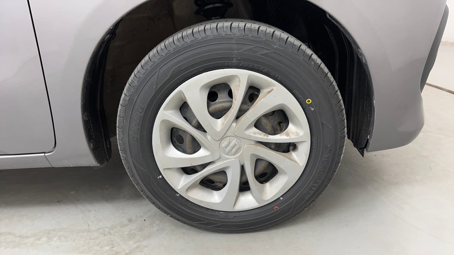 Used 2023 Maruti Suzuki Celerio VXi Petrol Manual tyres RIGHT FRONT TYRE RIM VIEW