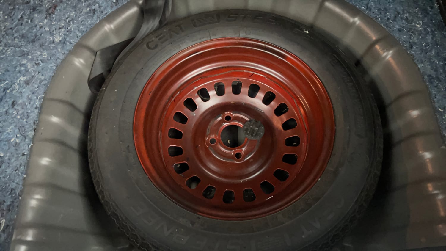 Used 2021 Nissan Magnite XV Turbo Petrol Manual tyres SPARE TYRE VIEW