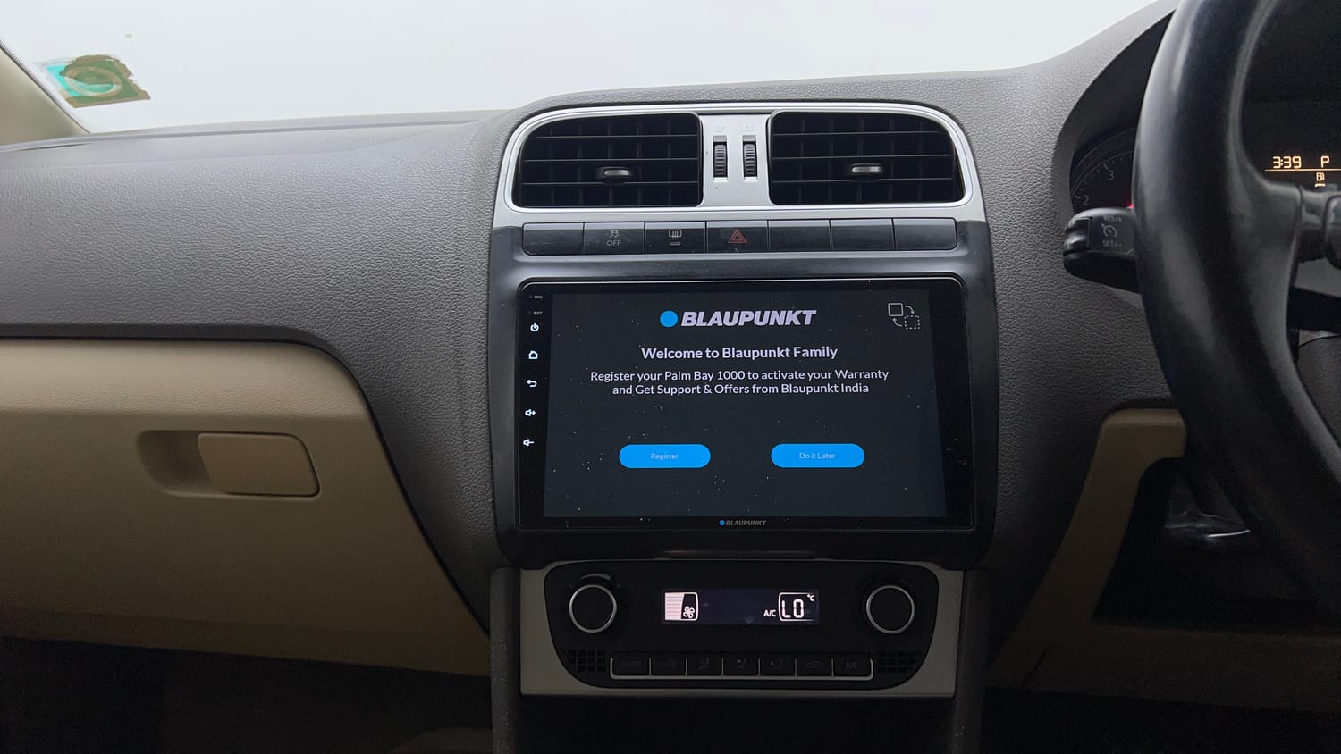Used 2016 Volkswagen Vento Highline 1.2 (P) AT Petrol Automatic top_features Integrated (in-dash) music system