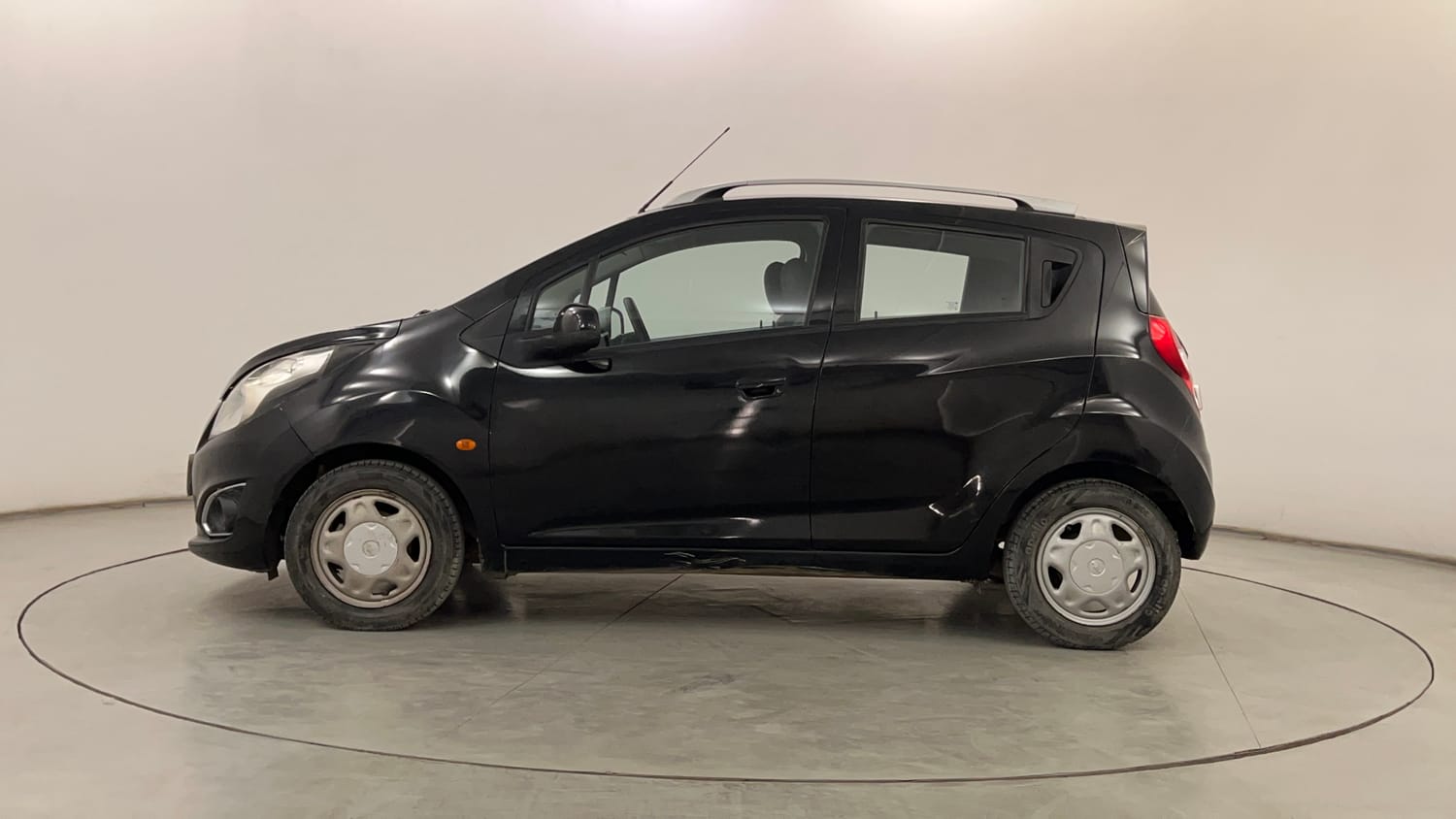 Used 2014 Chevrolet Beat LT Petrol Petrol Manual exterior LEFT SIDE VIEW