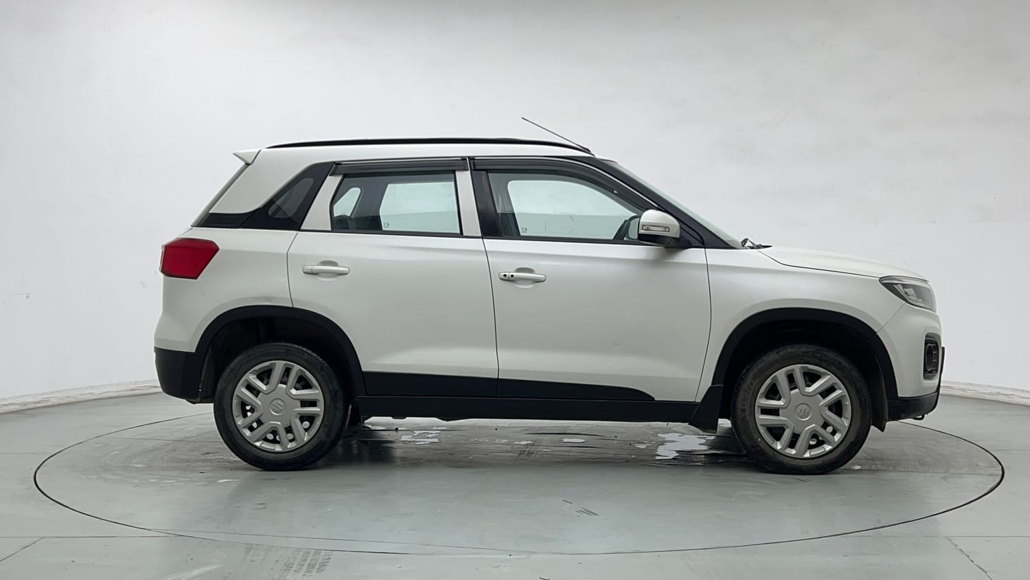 Used 2021 maruti-suzuki Vitara Brezza VXi Petrol Manual exterior RIGHT SIDE VIEW