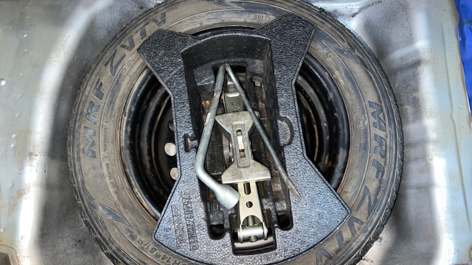 Used 2016 Maruti Suzuki Celerio VXi Petrol Manual tyres SPARE TYRE VIEW