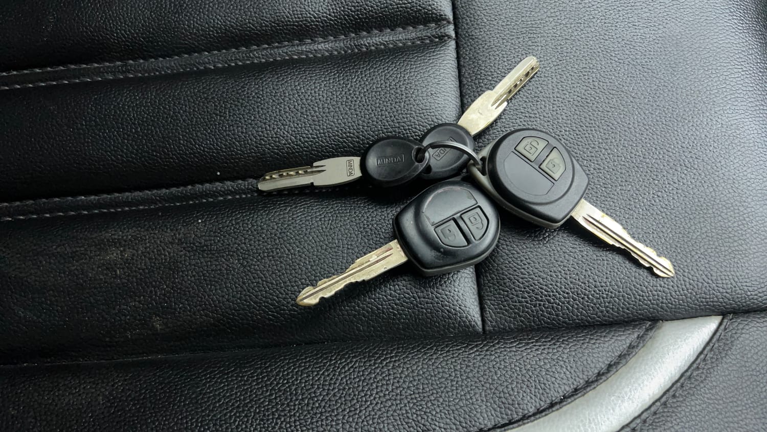 Used 2015 Maruti Suzuki Swift Lxi (O) Petrol Manual extra CAR KEY VIEW