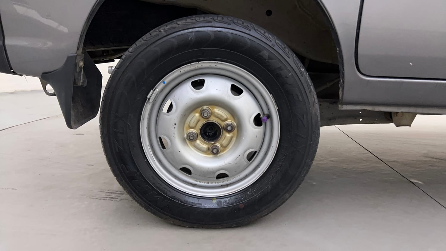Used 2016 Maruti Suzuki Eeco 5 STR WITH A/C+HTR Petrol Manual tyres RIGHT REAR TYRE RIM VIEW