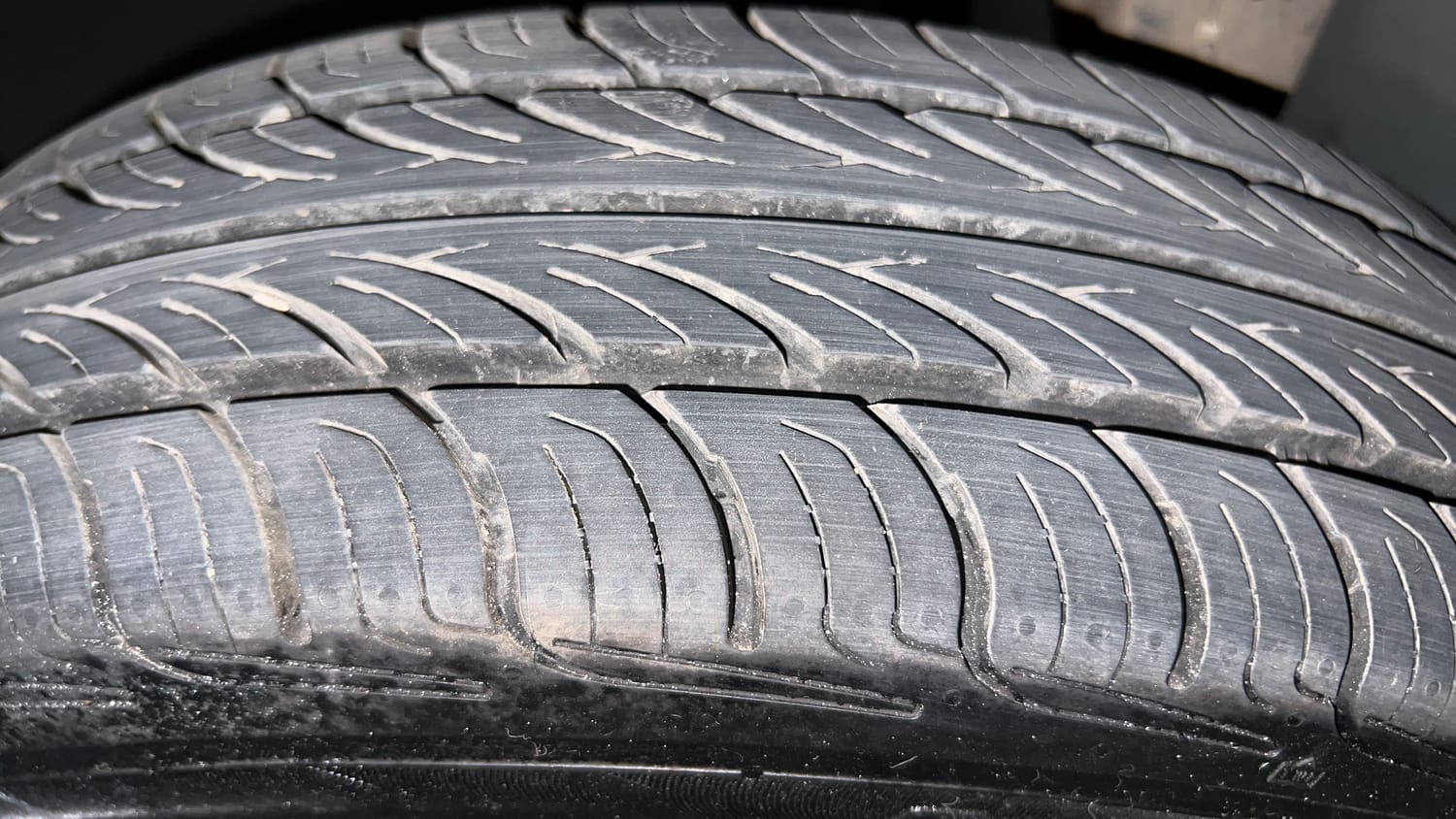 Used 2016 Maruti Suzuki Eeco 5 STR WITH A/C+HTR Petrol Manual tyres LEFT REAR TYRE TREAD VIEW