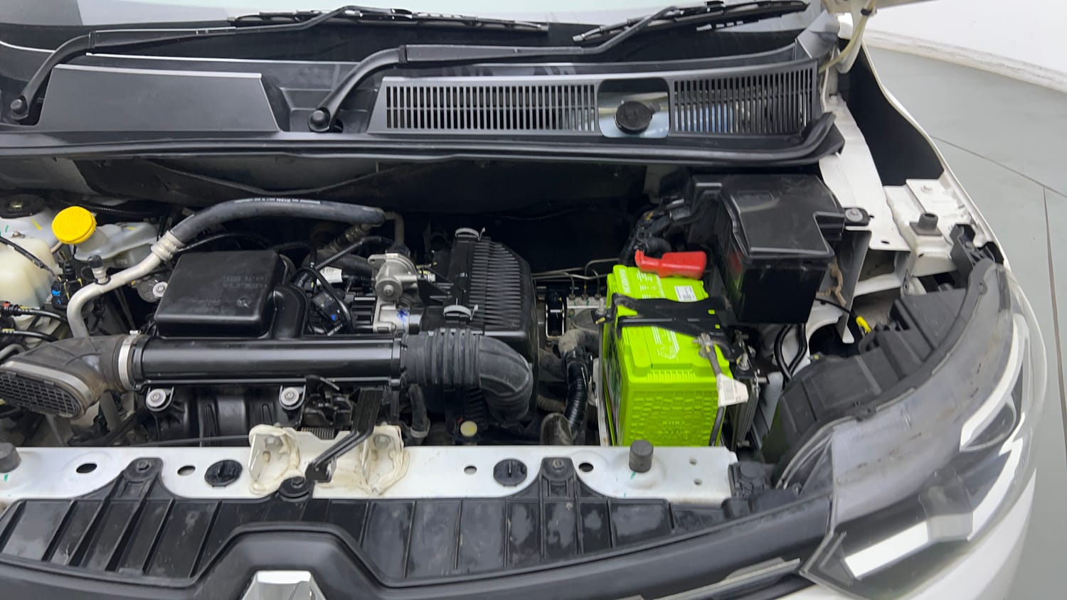Used 2021 Renault Triber RXZ Petrol Manual engine ENGINE LEFT SIDE VIEW