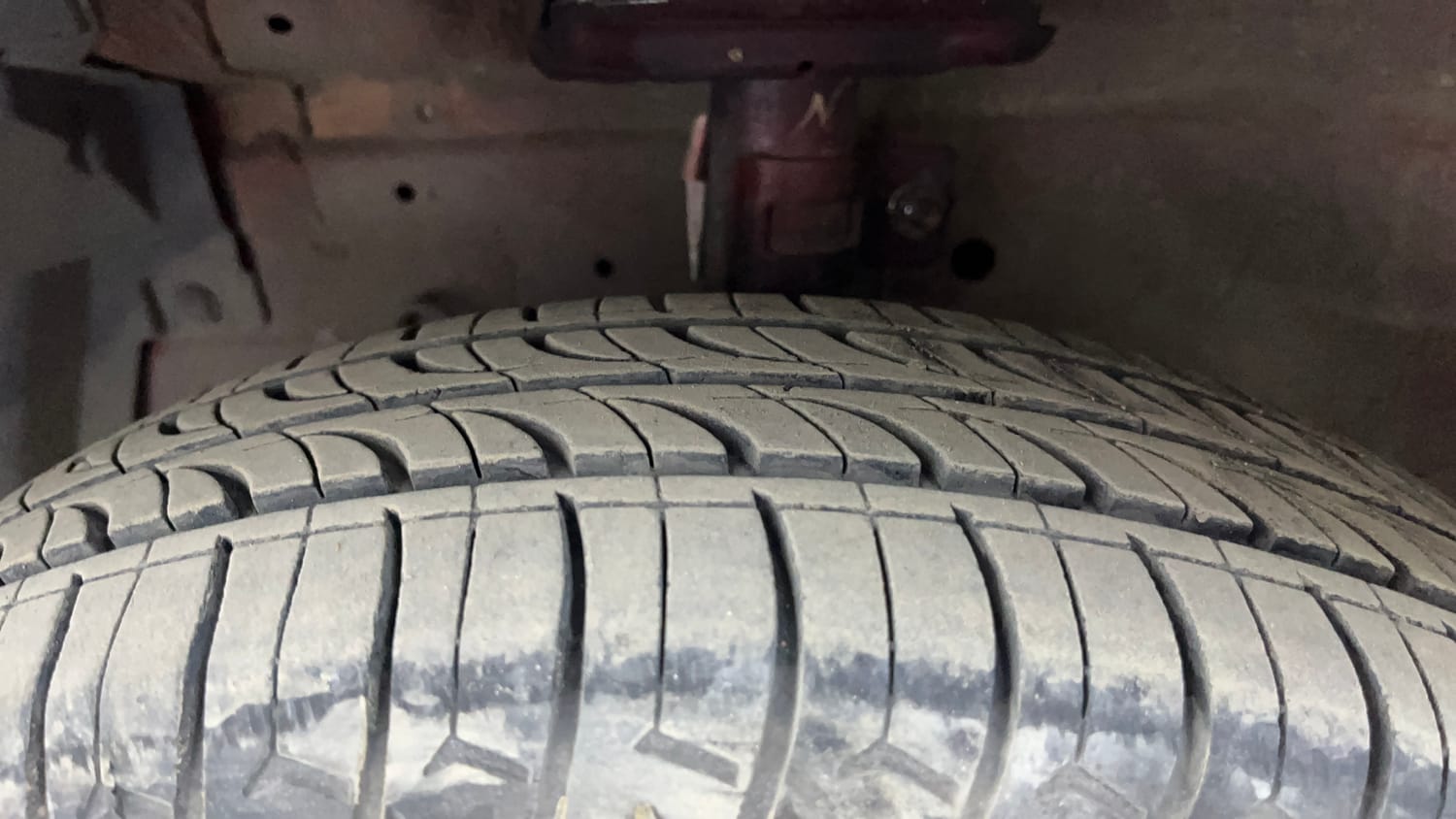 Used 2015 Maruti Suzuki Swift VXi Petrol Manual tyres LEFT FRONT TYRE TREAD VIEW